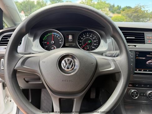 Used 2016 Volkswagen e-Golf SE FWD image 25