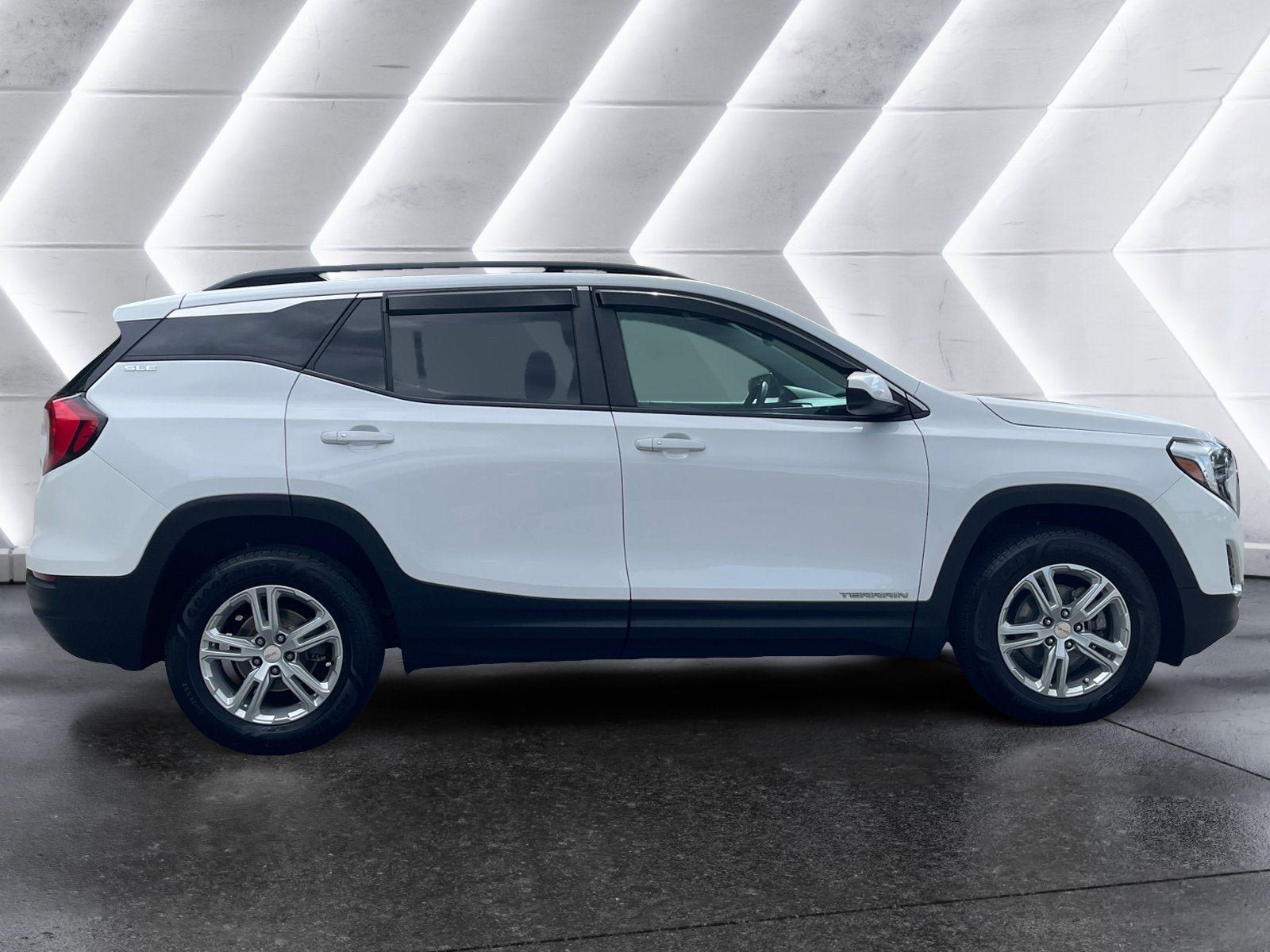Used 2021 GMC Terrain SLE w/ Driver Convenience Package AWD/4WD image 7