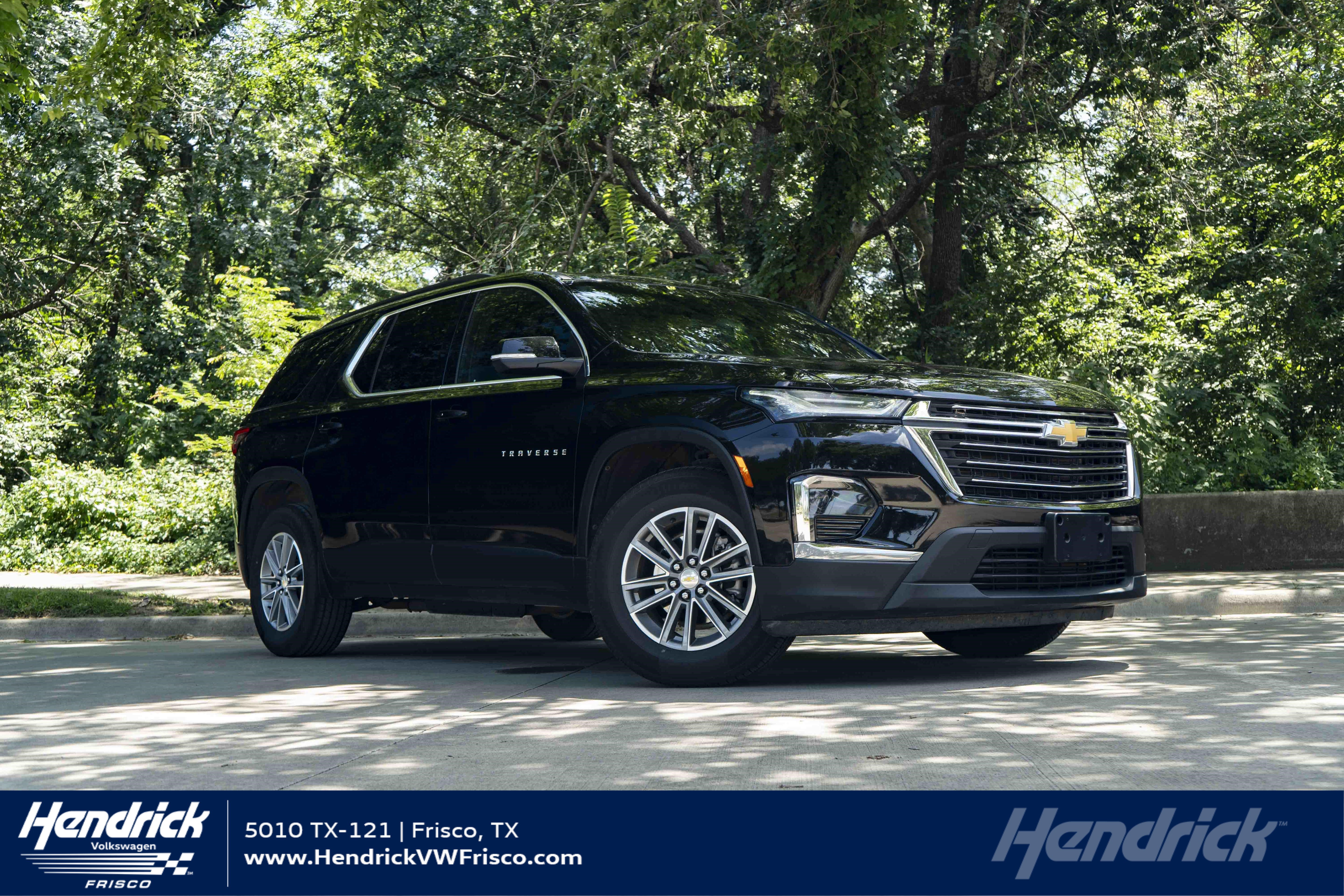 Used 2023 Chevrolet Traverse LT FWD image 1