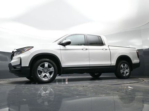 Certified 2025 Honda Ridgeline RTL image 39