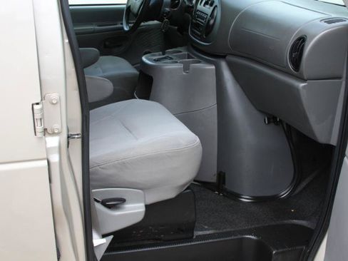 Used 2008 Ford E-150 and Econoline 150 RWD image 37
