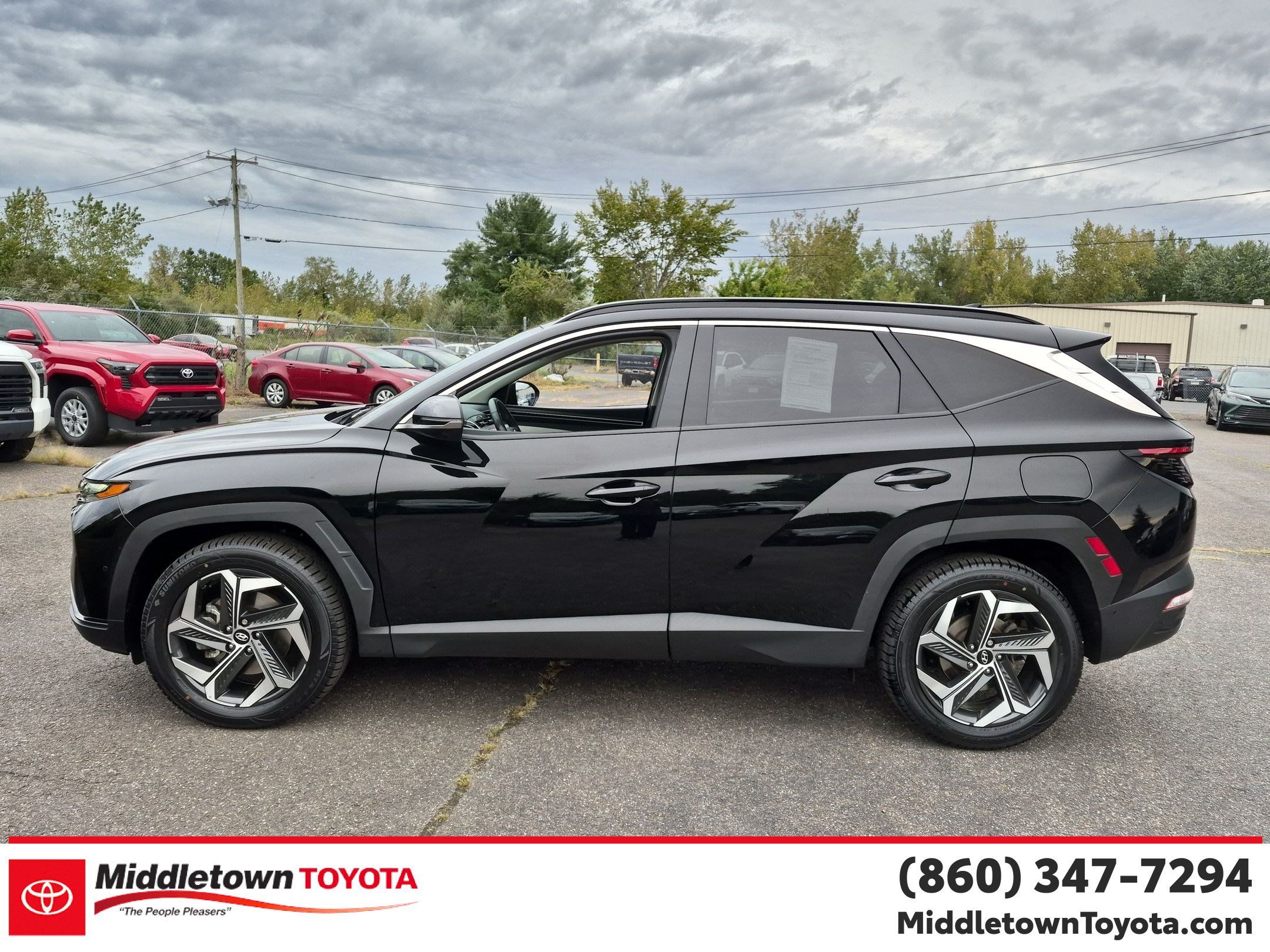 Used 2023 Hyundai Tucson Limited w/ Cargo Package AWD/4WD image 6