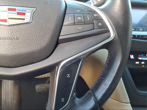 Used 2017 Cadillac XT5 FWD image 23