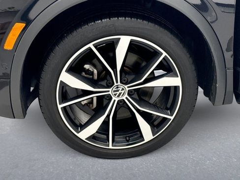 Used 2022 Volkswagen Tiguan SEL R-Line image 23