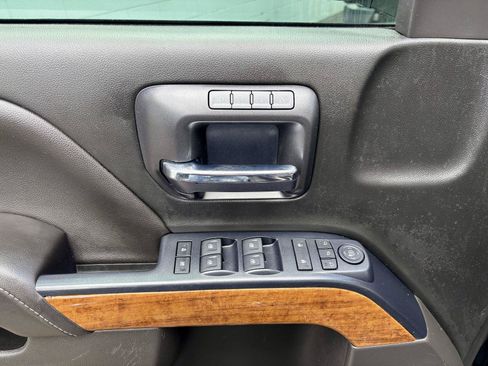 Used 2017 Chevrolet Silverado 1500 High Country AWD/4WD image 23