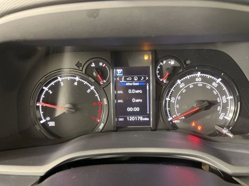 Used 2020 Toyota 4Runner SR5 Premium w/ Moonroof Package AWD/4WD image 34