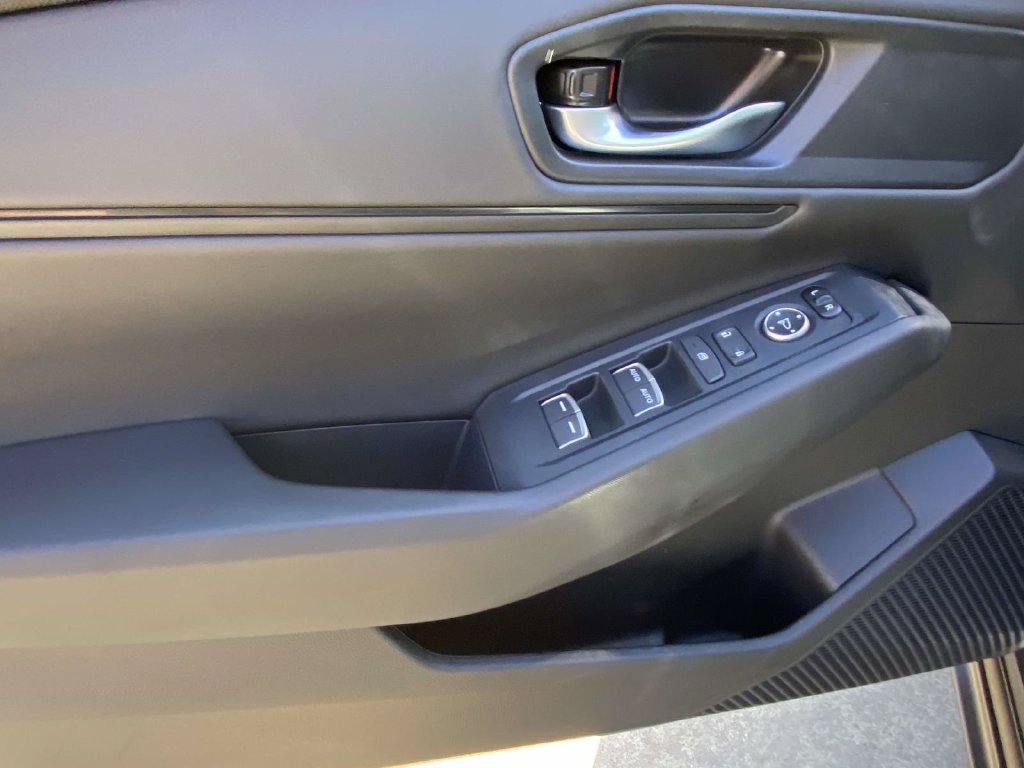 Used 2025 Honda Accord SE image 19