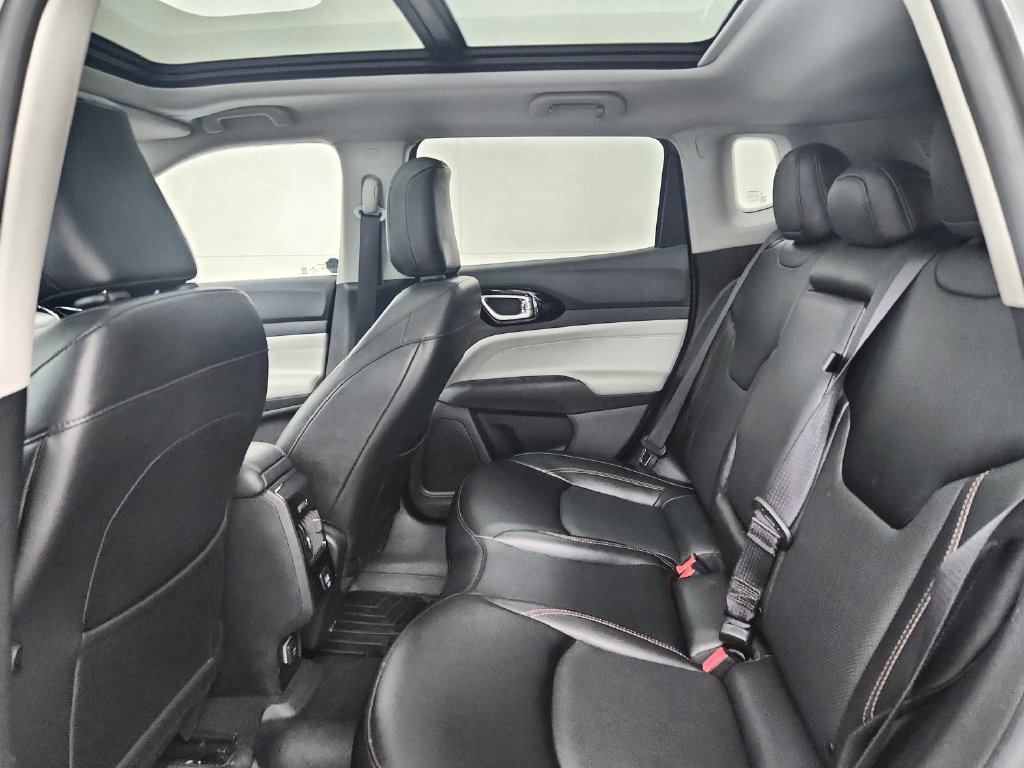 Used 2022 Jeep Compass Limited w/ Sun and Sound Group AWD/4WD image 33