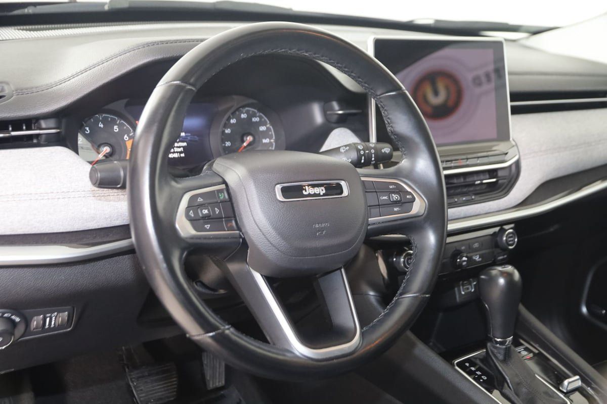 Used 2022 Jeep Compass Latitude w/ Sun and Sound Group AWD/4WD image 6