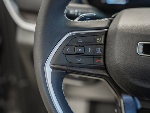 New 2025 Jeep Grand Cherokee L Limited w/ Luxury Tech Group II image 29