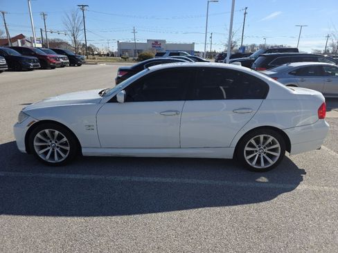 Used 2011 BMW 328i xDrive Sedan image 5