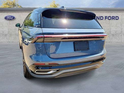 Used 2025 Lincoln Nautilus Black Label AWD/4WD image 5