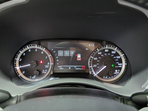 Used 2025 Toyota Highlander XLE image 18