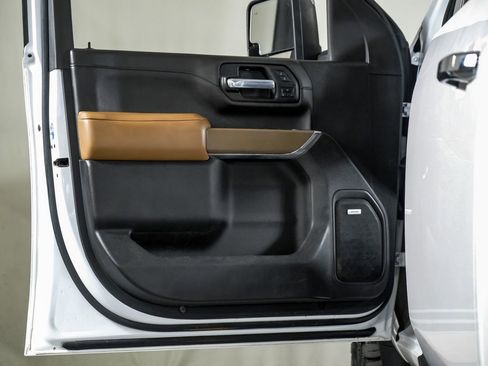 Used 2021 Chevrolet Silverado 2500 High Country w/ Z71 Off-Road Package image 34