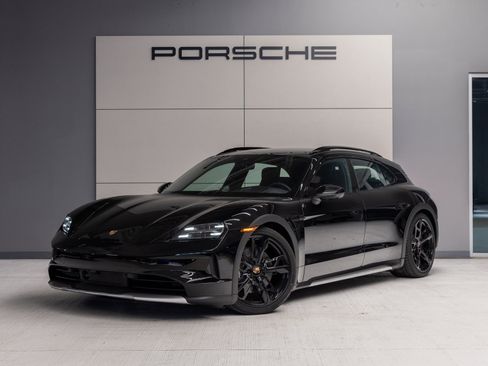 Used 2025 Porsche Taycan 4 Cross Turismo image 1