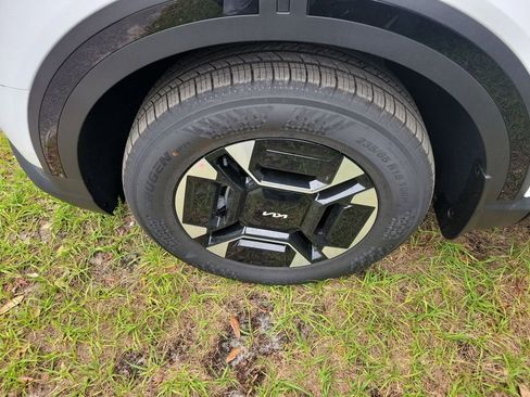 New 2027 Kia Telluride EX FWD image 4