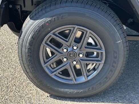 New 2025 Jeep Gladiator Sport AWD/4WD image 6