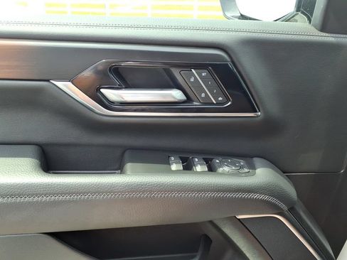 Used 2025 GMC Yukon Denali AWD/4WD image 14