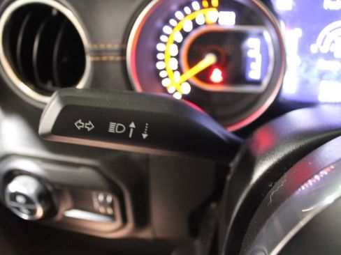 Used 2023 Jeep Gladiator Overland AWD/4WD image 36