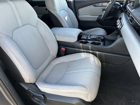 Certified 2023 Honda Pilot LX image 13