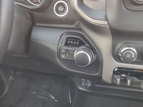 Used 2024 RAM 2500 Tradesman w/ Chrome Appearance Group image 13