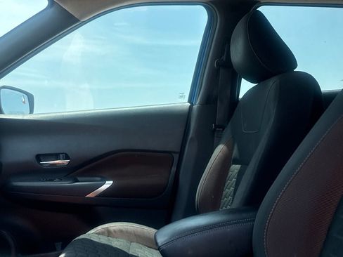 Used 2021 Nissan Kicks SR FWD image 37