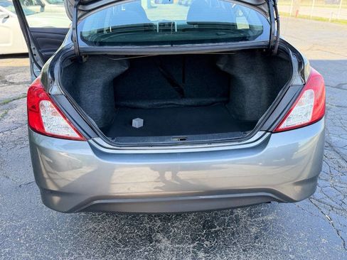 Used 2018 Nissan Versa SV FWD image 11