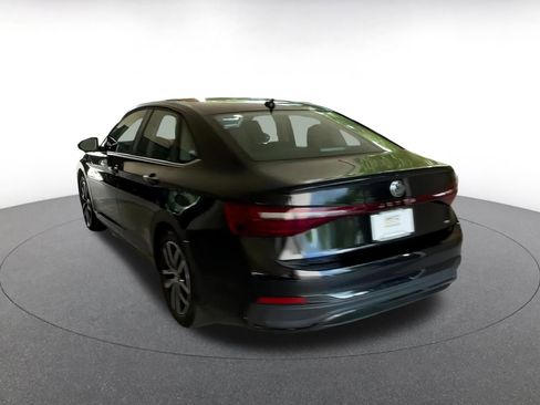 Used 2025 Volkswagen Jetta SE image 11