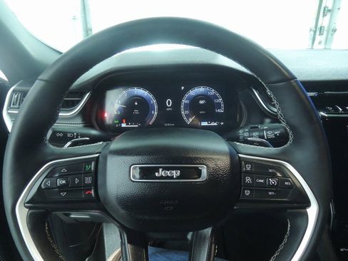 Used 2024 Jeep Grand Cherokee L Laredo image 13