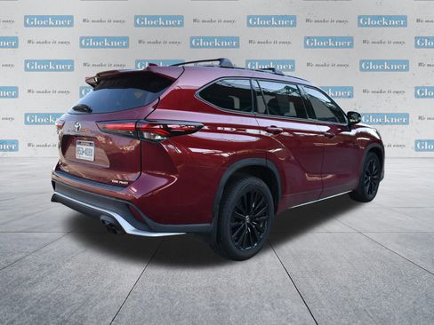 Used 2024 Toyota Highlander XSE AWD/4WD image 6