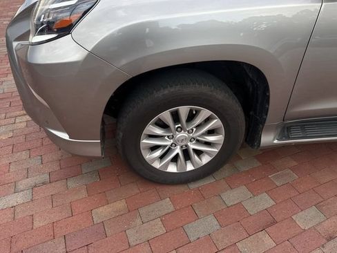Used 2023 Lexus GX 460 Premium AWD/4WD image 2