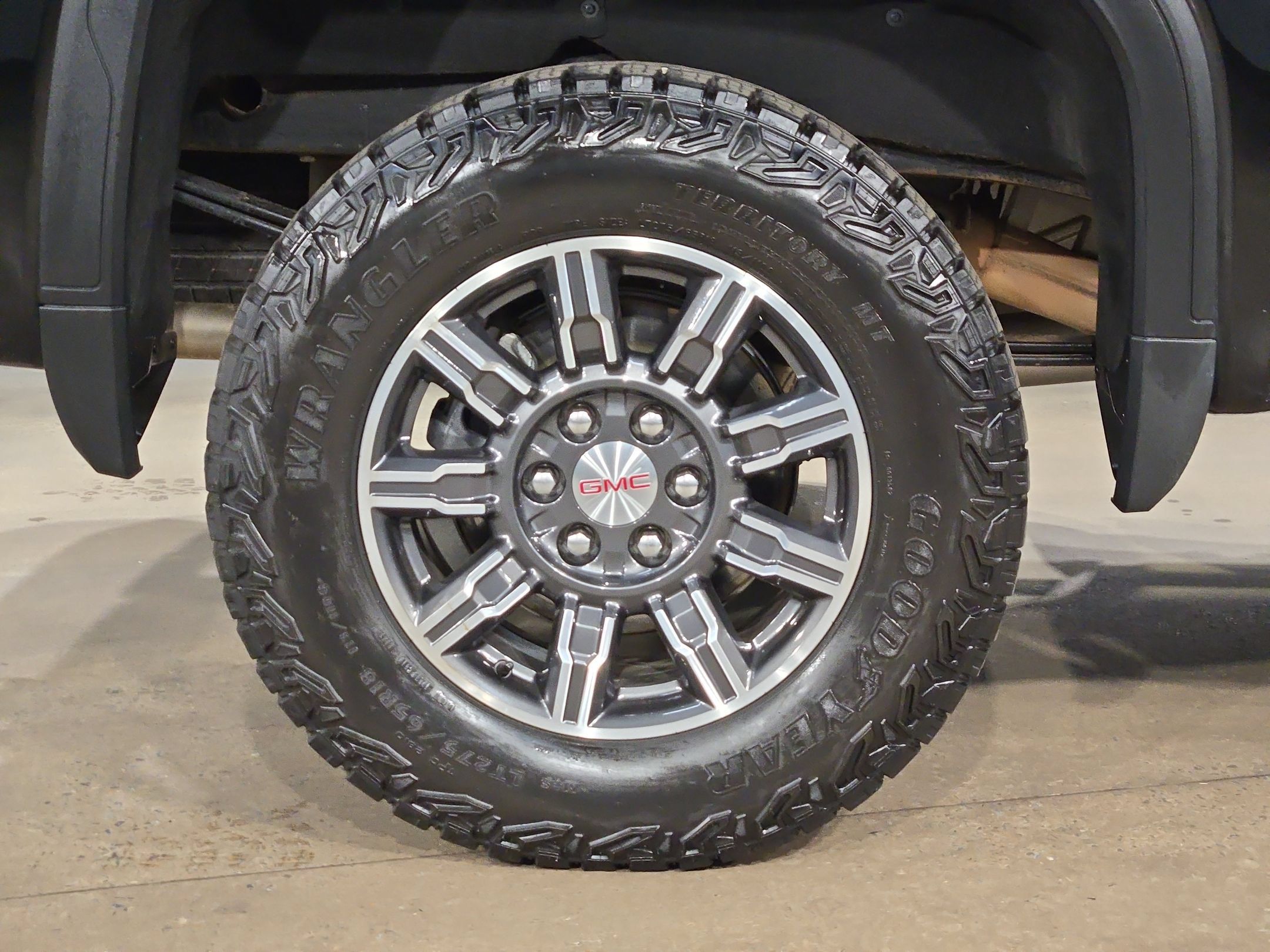 Used 2025 GMC Sierra 1500 AT4 AWD/4WD image 17