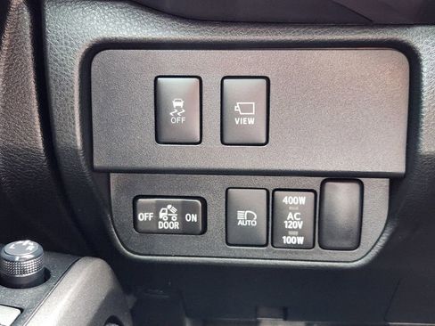 Used 2023 Toyota Tacoma TRD Off-Road w/ TRD Premium Off Road Package image 19