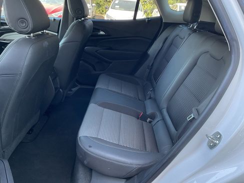 Used 2025 Chevrolet Trax LT image 15