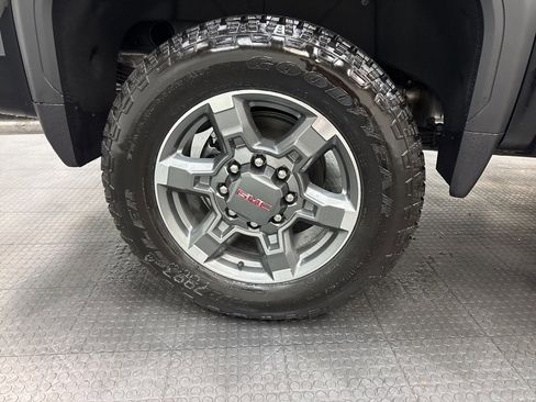 New 2026 GMC Sierra 2500 SLE w/ SLE Value Package; image 9