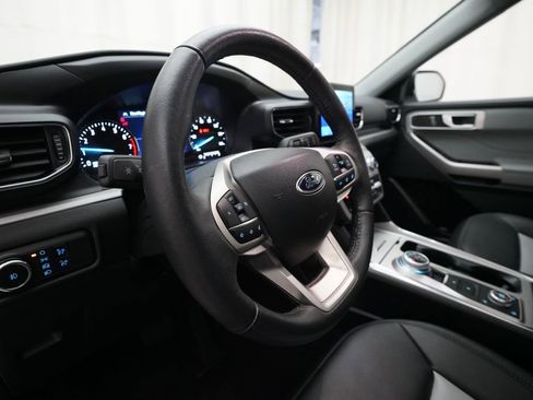 Used 2024 Ford Explorer XLT w/ Equipment Group 202A image 8
