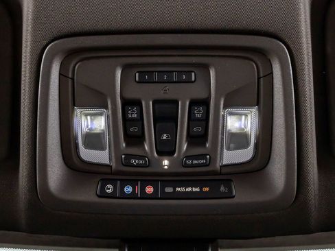 Used 2023 GMC Sierra 3500 SLT w/ SLT Premium Package image 29