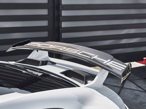 Used 2018 Porsche 911 GT3 RWD image 12