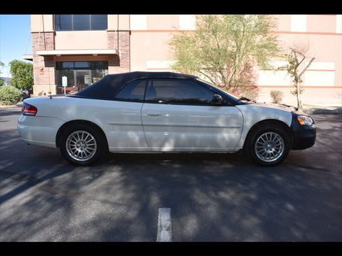 Used 2006 Chrysler Sebring Touring FWD image 1