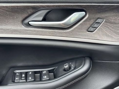New 2026 Jeep Grand Cherokee Limited w/ Limited Altitude Package AWD/4WD image 18
