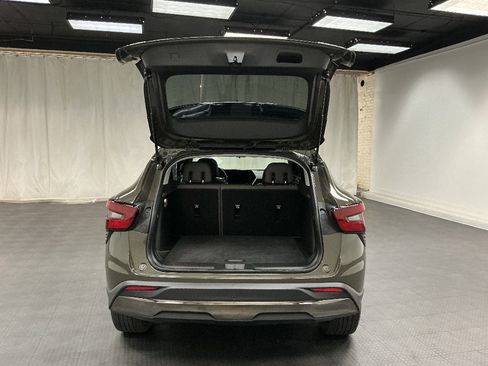 Used 2024 Chevrolet Trax ACTIV w/ Sunroof Package FWD image 29