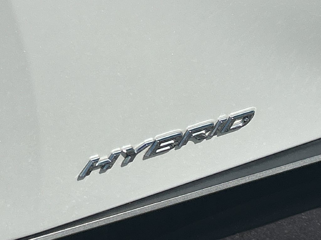 Used 2022 Lexus UX 250h w/ Accessory Package (Z1) AWD/4WD image 29
