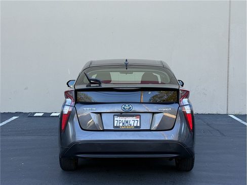Used 2016 Toyota Prius Two FWD image 5