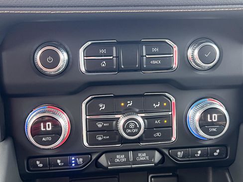 Used 2021 GMC Yukon AT4 w/ AT4 Premium Plus Package AWD/4WD image 32