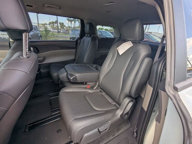 New 2026 Kia Carnival EX FWD image 13