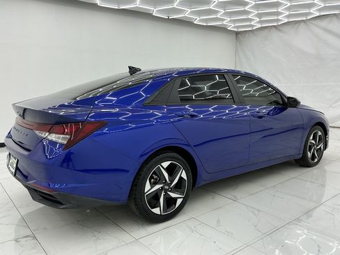 Used 2023 Hyundai Elantra SEL w/ Convenience Package FWD image 11