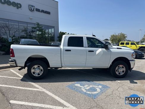 Used 2024 RAM 2500 Tradesman w/ Chrome Appearance Group image 33