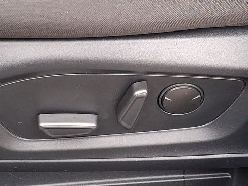 Certified 2022 Ford Explorer XLT image 26