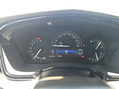 Used 2019 Cadillac XT5 Premium Luxury w/ LPO, Black Ice Package AWD/4WD image 16