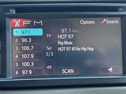 Used 2013 Toyota Corolla LE FWD image 19